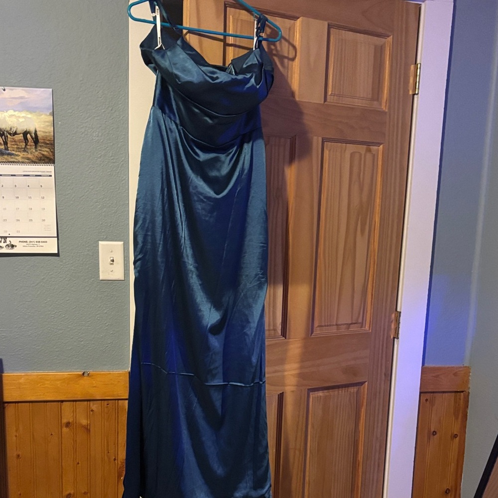 Elegant Blue Strapless Gown